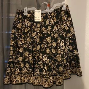 NWT! Dress Skirt (Large)